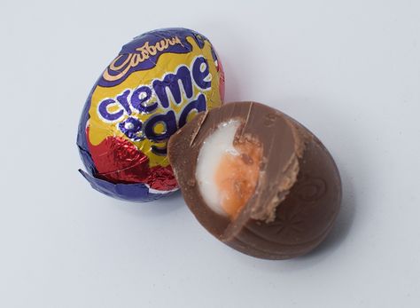 Cadbury Creme Eggs' filling looks identical to that of an actual egg, but what is it really? We take a look to find out what's inside Cadbury eggs. Egg Gift Ideas, Dairy Free French Toast, Uk Sweets, Creme Eggs, Cadbury Eggs, Cadbury Creme Egg, Eggs Recipes, Healthy Filling Snacks, Best Sweets