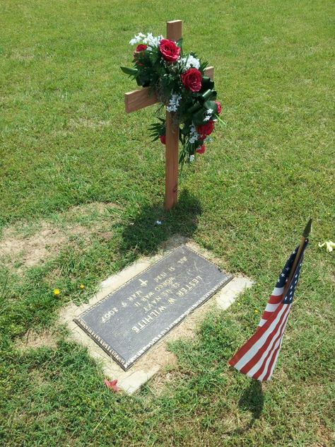 Grave Ideas, Military Diy, Roadside Memorial, Cemetary Decorations, Head Stone, Stone Flowers, Gravesite Decorations, Military Decorations, Loved One In Heaven