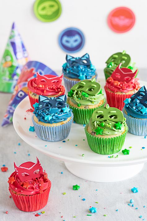 Pj Masks Cupcakes, Pj Masks Cupcake, Thomas And Friends Cake, Pj Masks Birthday Cake, Bolo Hot Wheels, Superhero Day, Birthday Party Boys, Pj Masks Birthday Party, Chocolate Chip Cupcakes