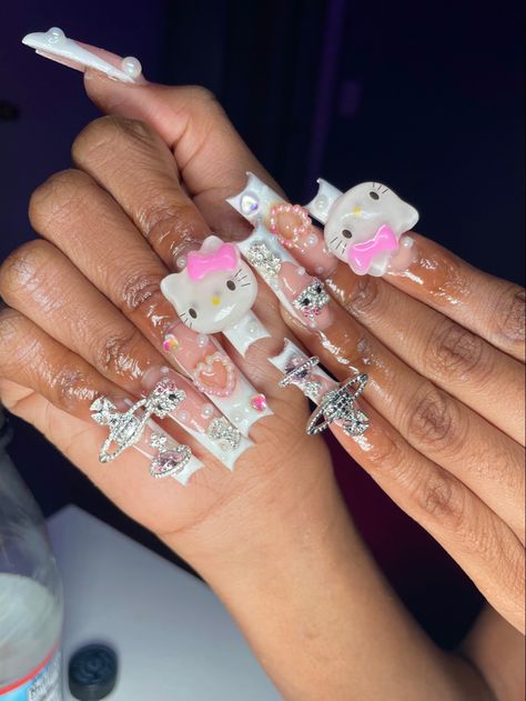 Big Hello Kitty Charm Nails, Y2k Hello Kitty Nails Short, Hello Kitty Themed Nails, Hello Kitty Junk Nails, Nails Junk, Nails Hello Kitty, Baddie Lifestyle, Funky Nail Designs, Toes Nails