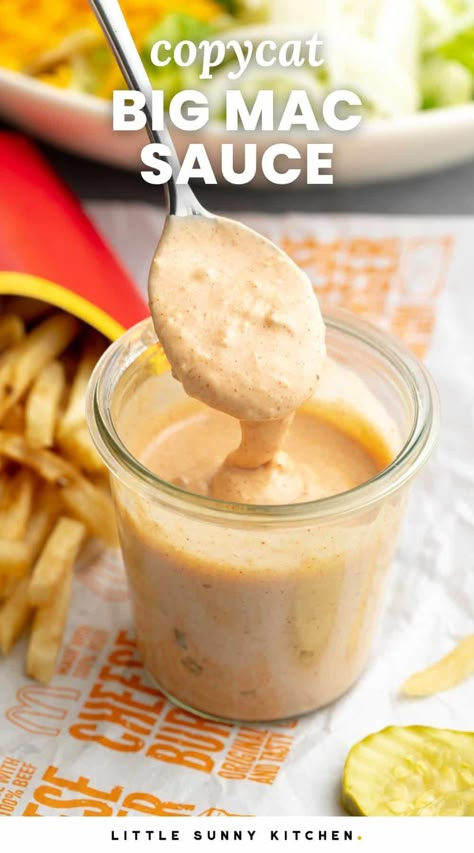 Mc Donalds Big Mac Sauce, International Sauces, Copycat Big Mac Sauce, Big Mac Sauce Recipe Copycat, Mcdonalds Big Mac, Copycat Big Mac, Stovetop Burgers, Homemade Big Mac Sauce, Big Mac Sauce Recipe