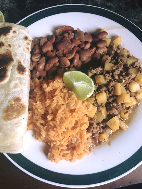 Crunchwrap Recipe, Holiday Soups, Husband Lunch, Charro Beans, Picadillo Recipe, Bean Burrito, White Rice Recipes, Rice And Beans, Mexican Rice