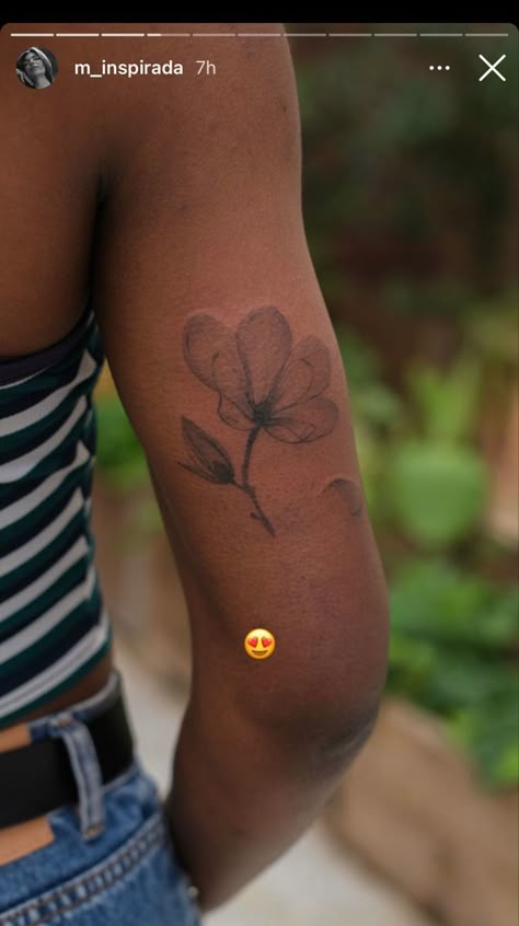 Small Tattoos For Black Skin, Tattoos On Black Women Dark Skin, Tattoos On Black Skin, Tattoo On Black Skin, Tats Inspiration, Color Tattoos On Dark Skin, Tattoos On Dark Skin, Brown Tattoo Ink, Black People Tattoos