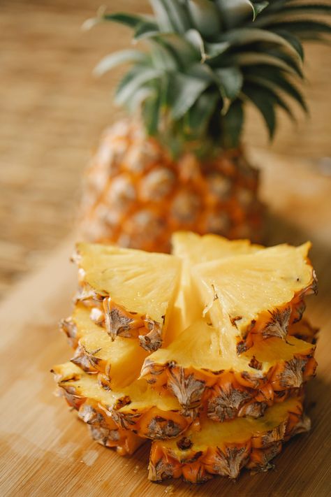 Zesty Hawaiian Pineapple Sauerkraut Recipe Benefits Of Eating Pineapple, Pineapple Photography, Pineapple Diet, Eating Pineapple, Cut Pineapple, Pictures Friends, Easy Diet Plan, Pineapple Smoothie, Fruit Photography