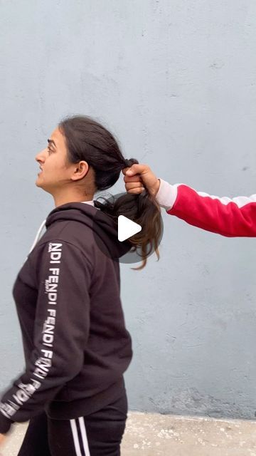 Neha Jaral on Instagram: "Hair grab self defence technique for girls #selfdefense #selfdefenseforwomen #girlpower #instagram #like #follow" 200k Views, Women Karate, Self Defence Training, Self Defense Moves, Self Defense Women, Self Defence, Self Defense Tips, Perfect Cat Eye, Survival Skills Life Hacks