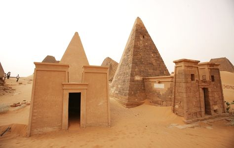 Some of Sudan's pyramids of the Meroitic kings and queens, in <span>Meroë </span>on <span>March 10, 2012</span>. Ancient Nubia, Ancient Pyramids, Momento Mori, Medical Tourism, African History, Ancient Aliens, Ancient Architecture, Ancient Ruins, In The Desert