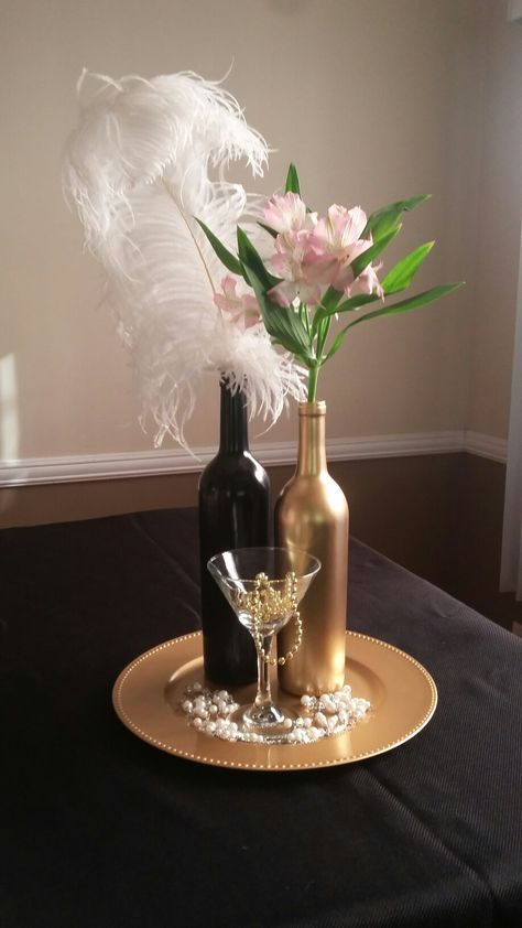 Gatsby Themed Table Decor, Gatsby Party Centerpieces Diy, 1920s Party Table Decor, Simple Great Gatsby Party Decorations, Great Gatsby Backyard Party, Roaring 20s Flowers, Gatsby Centerpiece Ideas Diy, Great Gatsby Party Decorations Table Centerpiece Ideas, 1920s Party Centerpieces