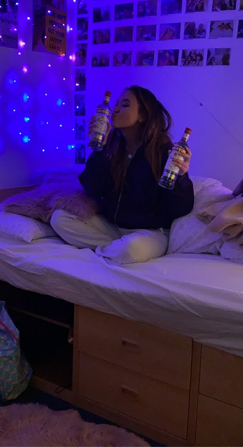 Teenage Alcohol Aesthetic, Party Drinks Alcohol Aesthetic, Bottle Girl Aesthetic, Girl Drinking Alcohol Aesthetic, Alc Aesthetic, Drunk Party Girl Aesthetic, Vodka Tumblr, Alcohol Aesthetic Drinks, Drinking Pics