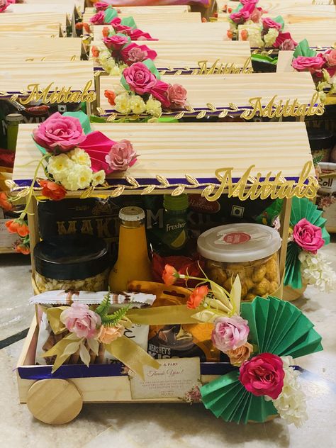 Wood Hamper, Gift Baskets For Her, Room Decor Videos, Diwali Gift Hampers, Ramadan Kareem Decoration, Diy Room Decor Videos, Birthday Hampers, Wedding Gifts Packaging, Fruit Gifts