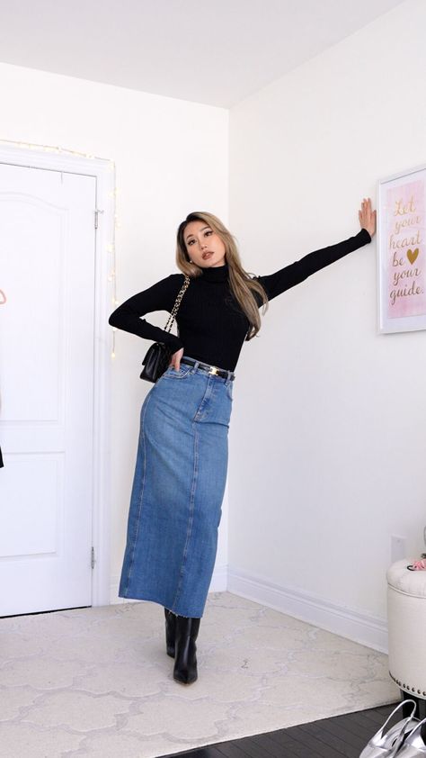 Black Sweater Skirt Outfit Winter, Mango Clothes Outfits, Jean Skirt And Leggings Outfit, Medium Black Skirt Outfit, Demin Skirt Long, Black Denim Maxi Skirt Outfit Winter, Long Demon Skirt Outfit, Blue Denim Maxi Skirt Outfit, Long Skirt With Top Outfit