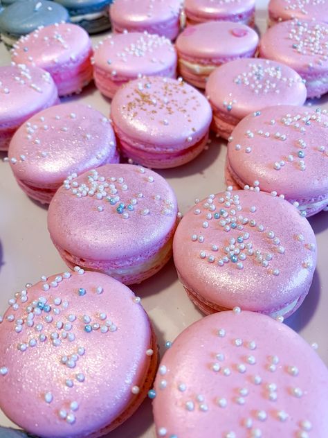 Sparkly Desserts, Glitter Macarons, Princess Macarons, Champagne Macarons, Light Pink Macarons, Pink Heart Macaroons, Pink Lemonade Macarons, Pink Macarons, Colorful Macarons