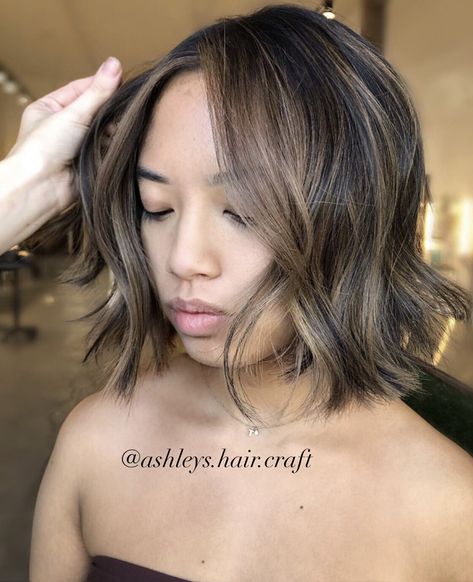 Bob Mushroom Brown Hair, Dimensional Brunette Short Bob, Dimensional Brunette Balayage Short Hair, Dimensional Brunette Bob, Mushroom Balayage On Dark Hair, Dimensional Brunette Short Hair, Dimensional Bob, Bayalage Brunette, Hair For Work