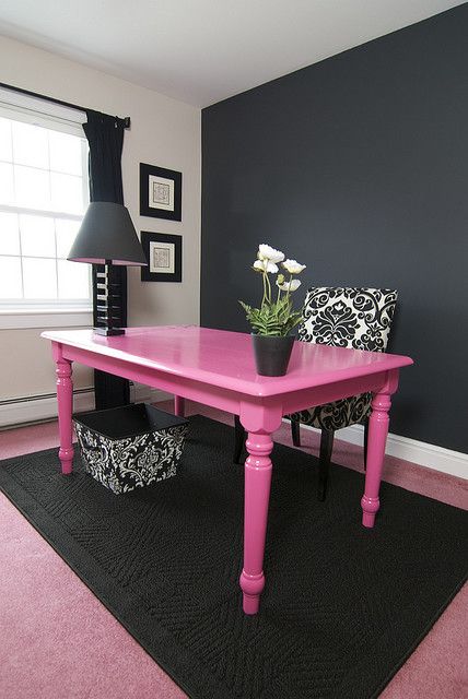 Paint a cheap table a bright color and it can be awesome!! (I want this for my scrapbook room - LM) Cheap Table, Pink Furniture, Pink Desk, Pink Table, Office Crafts, Craft Room Office, In The Corner, Design Del Prodotto, Style At Home