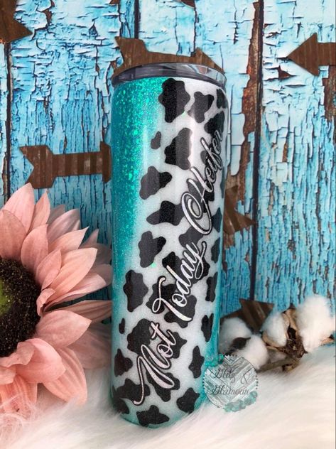 Cow Epoxy Tumbler, Glitter Cow Tumbler, Work Tumbler Ideas, Cow Print Tumbler Ideas, Punchy Tumblers, Cow Tumbler Ideas, Western Tumbler Cups, Western Tumbler Ideas, Cow Print Cups