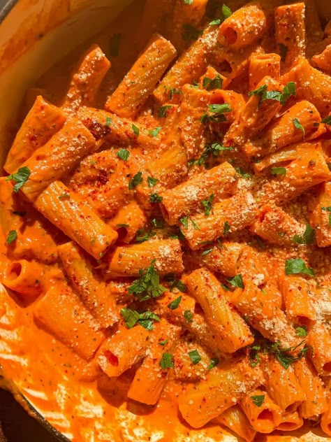 Vodka Pasta Recipe Without Vodka Vodka Sauce Recipe Without Vodka, Vodka Sauce No Vodka, Best Vodka Pasta Recipe, Alla Vodka Pasta Recipes, Healthy Vodka Pasta, Vodka Pasta Without Vodka, Vodka Pasta With Sausage, Easy Vodka Pasta, Vodka Pasta Recipes