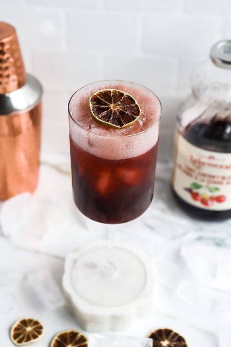 Cherry Magnesium Sleep Drink (TikTok's Mocktail Recipe) Moon Juice Recipe, Magnesium Sleep, Magnesium Drink, Dried Lime, Hormone Balancing Recipes, Magnesium For Sleep, Christmas Drinks Alcohol Recipes, Cherry Drink, Sleep Drink