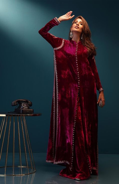 Latest Pakistani Fashion 2024, Latest Velvet Dresses, Velvet Pakistani Dress, Velvet Dresses Outfit, Velvet Suit Design, Velvet Embroidery, Kaftan Designs, Velvet Dress Designs, Velvet Dresses