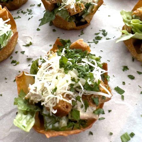 Caesar Salad Cups For Party, Individual Caesar Salad Cups, Mini Caesar Salad Cups, Individual Chicken Salad Cups, Parmesan Ceaser Salad Cups, Caesar Salad Cups, Lasagna Cups, Mac And Cheese Bites, Mini Appetizers