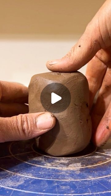 Pinched Pottery on Instagram: "Pinched 8oz footed tea/coffee cups in brown - Full making videos saved on story highlights ✨ . . . . . #handbuilt #ceramics #pinching #pinched #stoneware #darkclay #handbuiltpottery #teacups #handbuilding #ceramiclove #rustic #ceramics #tableware #ceramicmug #rusticpottery #pinchpot #pinchpots #handbuiltceramics #pinchedpottery #handmademug #ceramicmugs #handmadepottery" Pottery Coffee Cups Handmade, Handbuilding Pottery Mugs, Ceramic Pinch Pot Mugs, Tea Pot Pottery Ideas, Pinch Pot Coffee Mugs, Pinch Mugs Ideas, Tea Mug Ceramic, Tea Cups Pottery, Hand Pinched Mugs