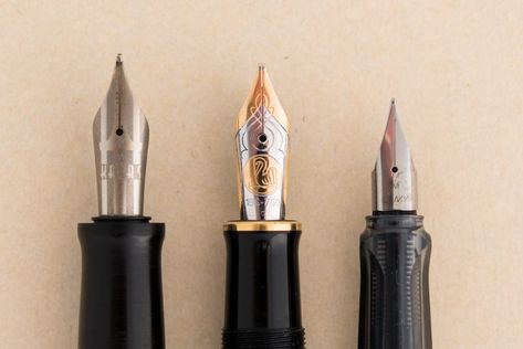 Fountain Pen Writing Calligraphy, Antique Fountain Pen, Fountain Pen Aesthetic, Most Expensive Pen, Drawing Essentials, Pen Arts, Fountain Pen Writing, Aesthetic Pens, Fountain Pens Writing