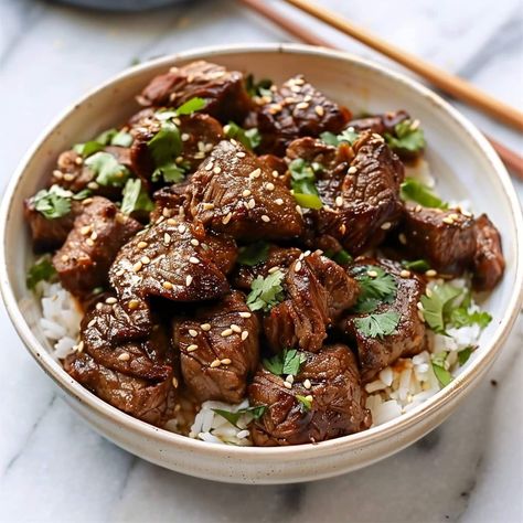 These Asian steak bites are the perfect blend of umami, sweet, and savory! They're also easy to make, so they're perfect for busy weeknights. Steak Bits, Asian Steak, Asian Steak Bites, Asian Dinners, Asian Beef, Tender Steak, Marinated Steak, Steak Bites, Grilled Steak