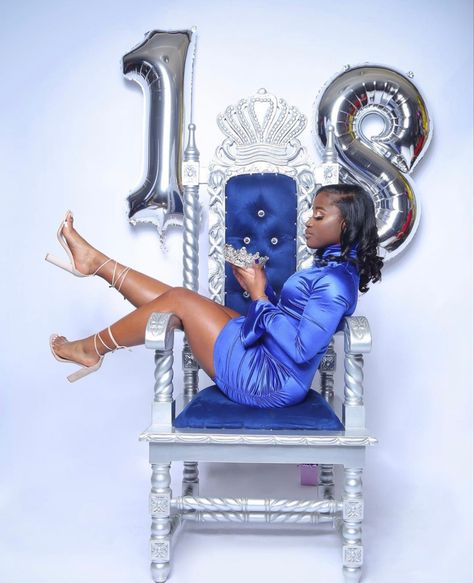 Birthday Chair, 16th Birthday Outfit, 17th Birthday Ideas, Home Studio Photography, Quinceanera Photography, Cute Birthday Pictures, 21st Birthday Photoshoot, Throne Chair, 24th Birthday