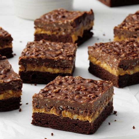 Peanut Butter Crispy Bars, Brownies Caramel, Biscuits Graham, Chunky Peanut Butter, Dairy Free Dessert, Bars Recipe, Köstliche Desserts, Fudge Brownies, Brownie Mix