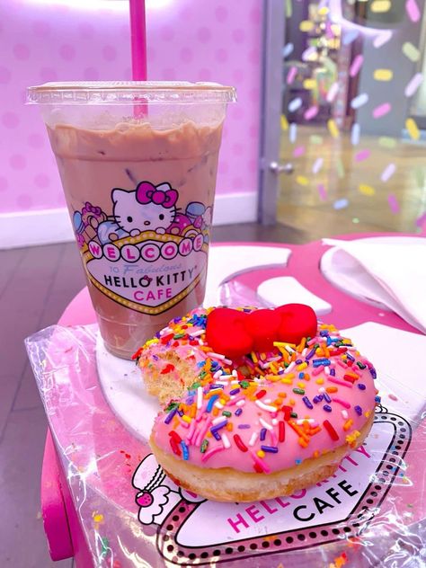 Cafe Hello Kitty, Las Vegas Food, Hello Kitty Merchandise, Sanrio Pink, Kitty Cafe, Cafe Aesthetic, Hello Kitty Themes, Kawaii Cooking, Hello Kitty Sanrio