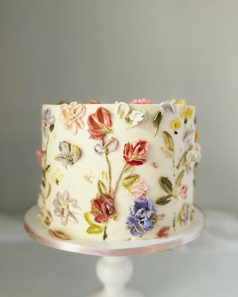 Palette Knife Cake, Flower Cupcake Cake, Admin Day, Flower Cake Design, Buttercream Cake Designs, Buttercream Flower Cake, Monday Again, Elegant Birthday Cakes, Homemade Frosting