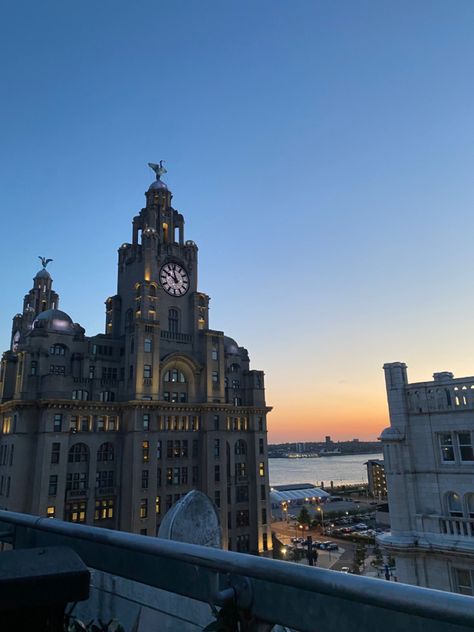 Liverpool City Aesthetic, Liver Building, Liverpool City, Liverpool England, London Life, City Aesthetic, Study Abroad, Liverpool, Manchester