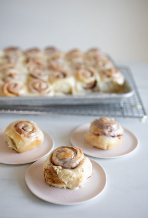 Mini Cinnamon Rolls Recipe, Cinnamon Rolls Mini, Mini Cinnamon Rolls Homemade, Mini Cinnamon Rolls Easy, Caramel Pull Apart Bread, Mini Cinnamon Buns, Vanilla Bean Blog, Sarah Kieffer, Mini Cinnamon Rolls