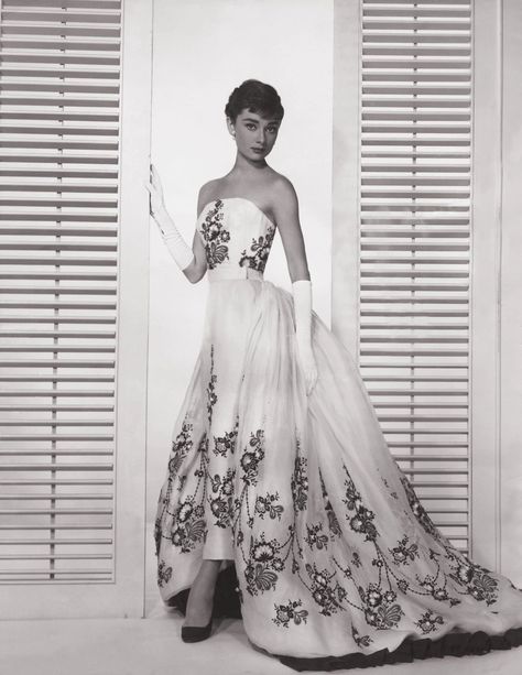 Audrey Hepburn Sabrina, Sabrina Audrey Hepburn, Sabrina 1954, Audrey Hepburn Dress, Aubrey Hepburn, Sabrina Dress, Givenchy Dress, Billy Wilder, Edith Head