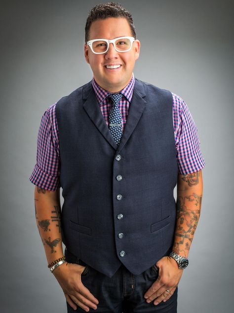 Graham Elliot, a critically acclaimed chef, restaurateur and television personality, is one of the most recognized faces cooking in America today. Graham, a self-proclaimed "Navy brat" who has traveled the world and all fifty US states, has accrued many prestigious accolades including multiple James Beard Foundation Nominations. Big Mens Fashion, Graham Elliot, Christina Tosi, Hasan Piker, Masterchef Junior, Joel Robuchon, Downtown Nyc, Cooking Shows, Star Chef