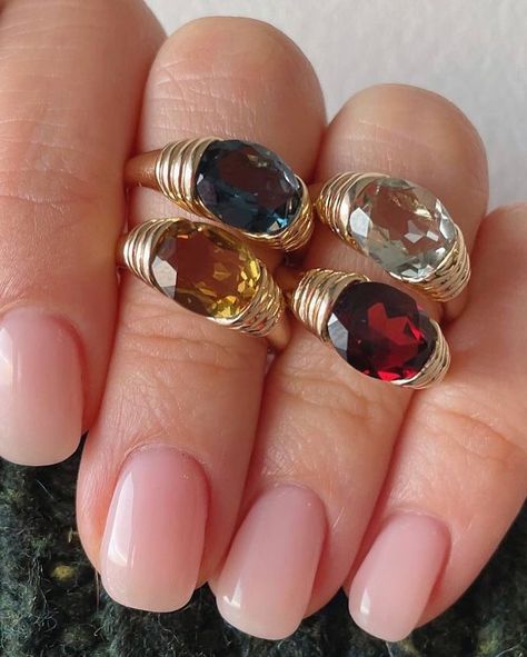 Mejuri Heirloom Ring, Mejuri Rings, Elegant Watches Women, Choose Your Fighter, Heirloom Ring, Heirloom Rings, Ring My Bell, Cute Ear Piercings, Gold Rings Stackable