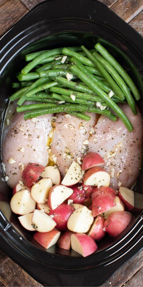 Slow Cooker Chicken, Potatoes and Green beans is a healthy one-pot meal that is full of flavor. - The Magical Slow Cooker Slow Cooker Chicken Healthy Clean Eating, Healthy Dinner Recipes For Two Crockpot, Easy Food Recipes For Dinner Healthy Crockpot, 12hr Crockpot Recipes, Crockpot Food Prep, Croc Pot Dinner Ideas Healthy, Easy Dinner Recipes For Family Healthy Crock Pot, Crockpot Recipes No Cheese, Crock Pot Chicken Potatoes Green Beans