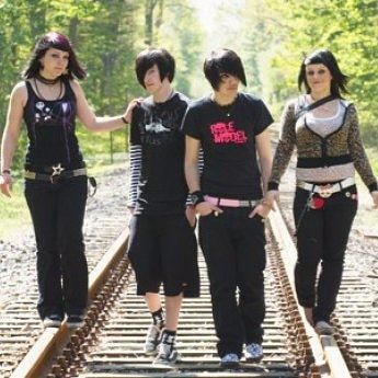 2000s Emo Outfits, Emo Outfits 2000s, Early 2000s Emo, Emo People, Emo Love, Emo Scene Hair, Outfits 2000s, 2000s Emo, Scene Outfits