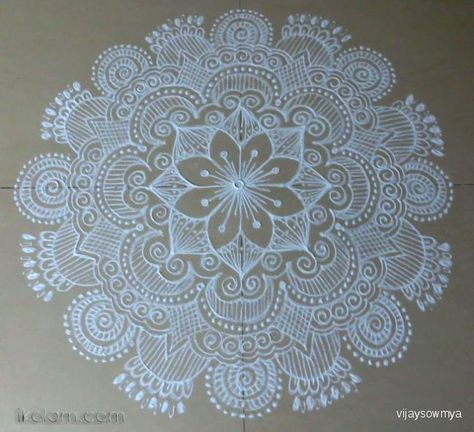 Madana Art, Rangoli Free Hand, Simple Mandala Design, Free Hand Designs, Easy Rangoli Designs Videos, Rangoli Designs Simple Diwali, Rangoli Side Designs, Big Rangoli, Rangoli Designs Latest