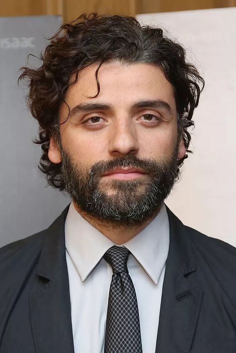 oscar isaac hairstyle One Length Hair, Long Hairstyles For Men, Hair Paste, Men's Long Hairstyles, Oscar Isaac, Short Wavy, Hairstyles For Men, Curly Hair Men, Long Hairstyles