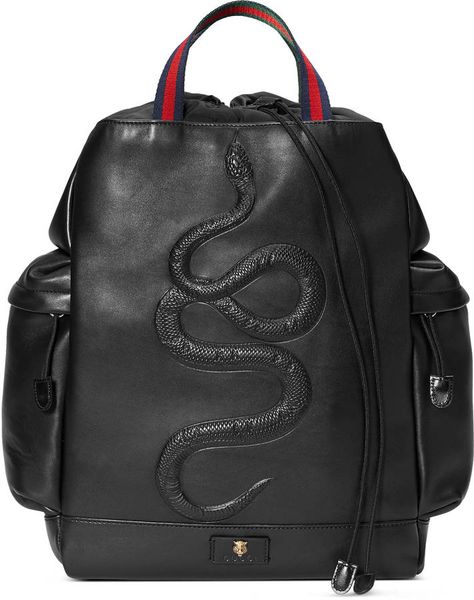 Snake embossed drawstring backpack Gucci Snake, Gucci Backpack, Louis Vuitton Luggage, Mini Mochila, Men Bag, Leather Backpacks, A Snake, Cool Backpacks, Gucci Bags