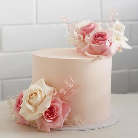 Hansel&Gretel Cakes on Instagram: “A super simple blush pink number for a small intimate wedding. #wedding #weddingcake #brisbane #brisbanecakes” Small Pink Wedding Cake, Small Pink Wedding, White And Pink Wedding Cake, Blush Pink Cake, White And Pink Wedding, Hansel Gretel, Pink Wedding Cake, Small Intimate Wedding, Wedding Desserts