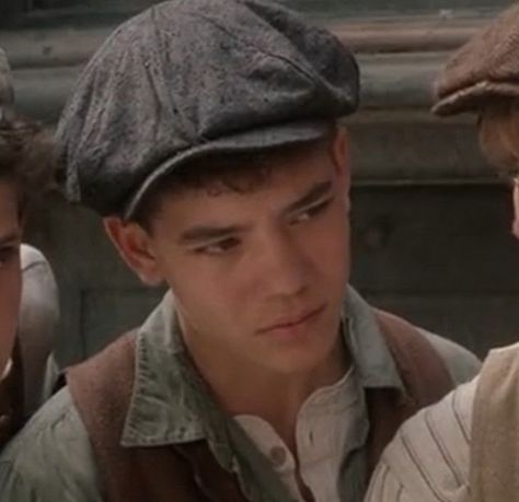 aaron lohr was so fine- Mush Newsies 1992, Mush Meyers, Mush Newsies, Aaron Lohr, Newsies Aesthetic, Musicals Aesthetic, Newsies 1992, Kenny Ortega, Mighty Ducks