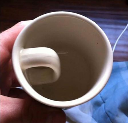 Whoever made this mug. LIKE, FOR REAL? | 21 People Who Should Be Fired Immediately Job Memes, Job Fails, Bad Job, Job Quotes, You Had One Job, Design Fails, Smosh, Funny Captions, One Job