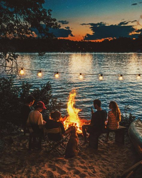 Escaping from the ordinary Beach Camping Photography, Camping Photography Friends, Camping Desserts, School Camp, Camping Photography, Fall Camping, Chill Vibes, Summer Goals, Beach Camping