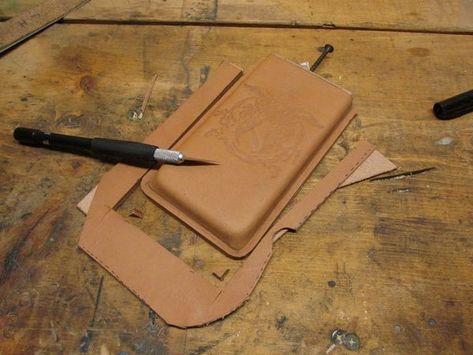 Wet Formed Leather Phone Case: 11 Steps (with Pictures) Diy Leather Phone Case, Leather Phone Case Pattern, Leather Pouch Pattern, Iphone Holster, Leather Phone Case Handmade, Cell Phone Cases Diy, Make A Phone Case, Homemade Phone Cases, Leather Cell Phone Cases