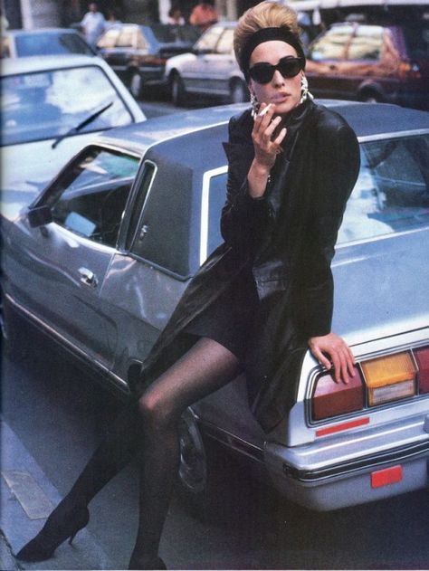 City Fashion Shoot, Vogue Italia Editorial, 1990s Fashion Trends, Vintage Editorials, Tatjana Patitz, Vogue Editorial, New Retro Wave, 90s Supermodels, 1990s Fashion