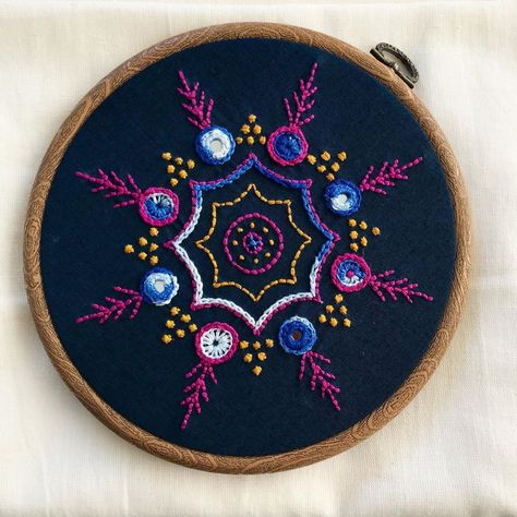 Diy Hand Embroidery, Mirror Embroidery, Simple Hand Embroidery Patterns, Learning To Embroider, Abstract Embroidery, Diy Embroidery Kit, Diy Embroidery Designs, Embroidery On Kurtis, Hand Embroidery Tutorial