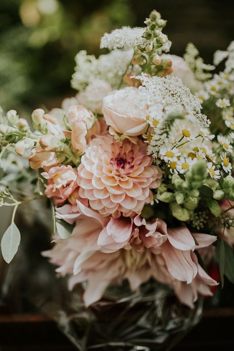 English Countryside Wedding, Wedding Flower Guide, Wedding Flower Girl Basket, Beautiful Wedding Flowers, Flower Guide, Wedding Flowers Summer, Countryside Wedding, Whimsical Wonderland Weddings, Flower Girl Basket