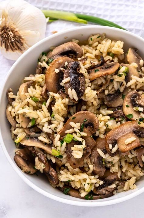 Our Favorite Mushroom Rice – Yummy and fully Rice With Mushrooms, Mushroom Rice Recipes, Herb Chicken Recipes, Creamy Tuscan Garlic Chicken, Mushroom Recipes Pasta, Mushroom Rice, Rice Side, Rice Side Dishes, Top Recipes