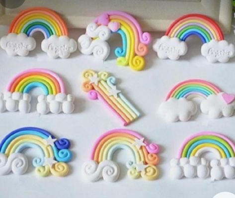 Easy Clay Crafts, Clay Designs Ideas, Polymer Clay Rainbow, Clay Art For Kids, Clay Rainbow, Rainbow Kawaii, Decoden Diy, Polymer Clay Designs, Clay Moulding