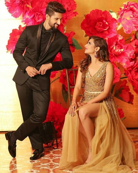 Couple poses done right... 😁@ravidubey2312 #couple #coupleposers #chakit #chakitkiwedding #chuckitforchakit #weddingfun Party Couple Poses, Cocktail Poses, Couple Stills, Ravi Dubey, Sargun Mehta, Party Poses, Couples Beach Photography, Indian Wedding Photography Couples, Couple Wedding Dress